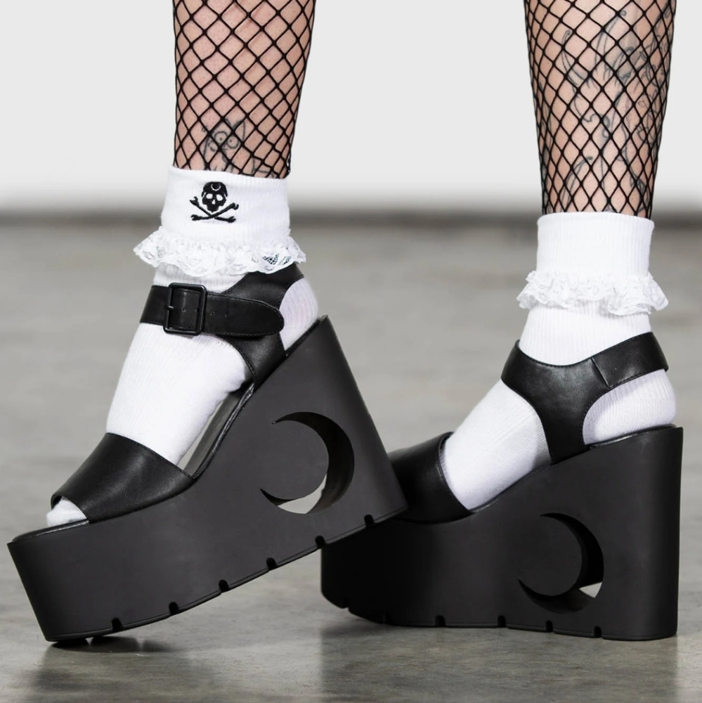 KILLSTAR Deva Sandals, size 9